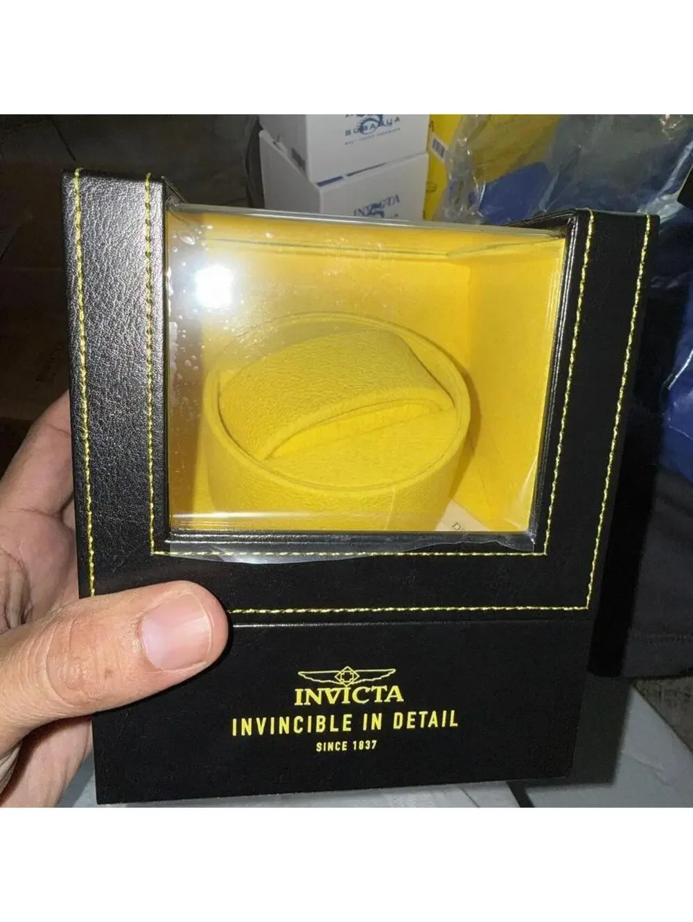 Invicta 1-Slot Automatic Watch Winder Black/Gold NEW IN BOX